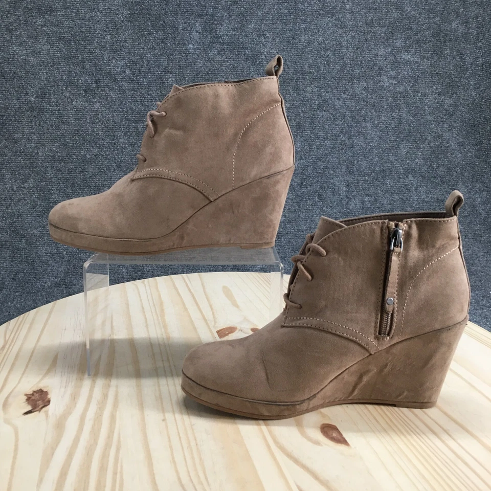 Botas DV Dolce Vita para mujer 8 Gael Desert beige punta redonda tobillo tacón de cuña Foto 2 de 4