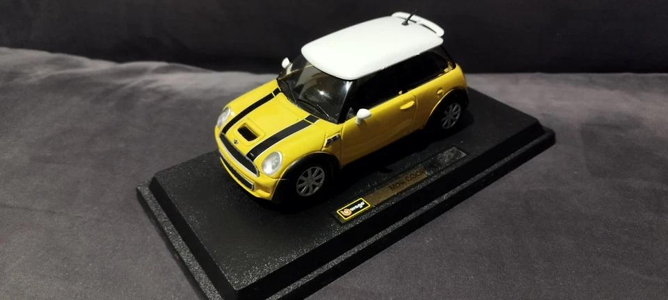 Mini Cooper S Modellino 1:24 Bburago - Immagine 4 di 4