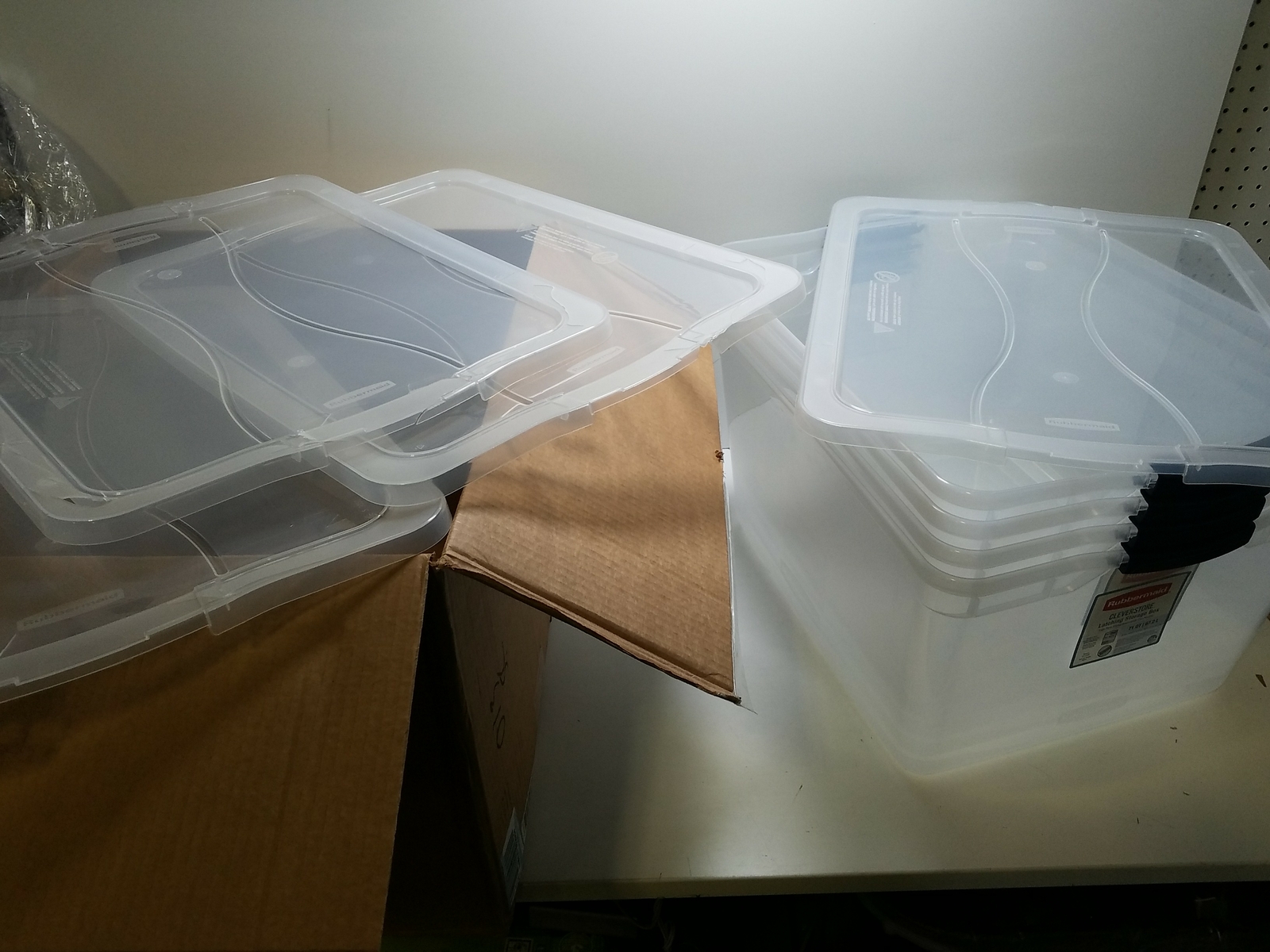 rubbermaid 71 qt storage