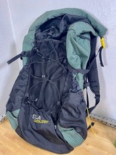 Mochila ULA Catalyst, marco mediano, cinturón de cadera grande y arnés de hombro