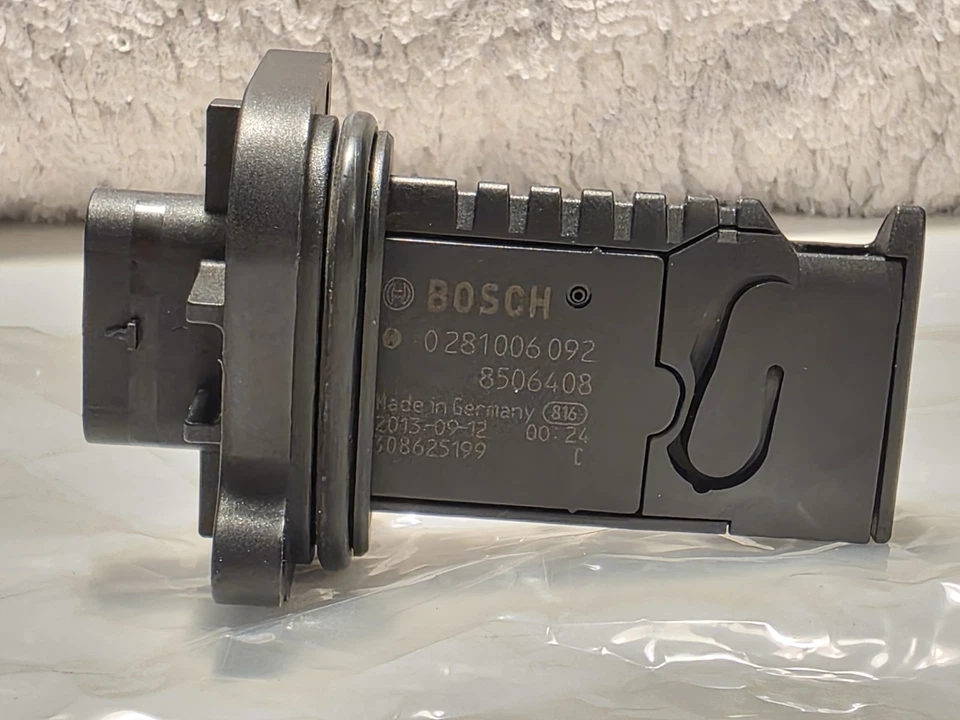 BMW 520D F10 Air Mass Sensor 13628506408 Bosch N47D20C Flow Meter USED OEM - Image 4 of 4