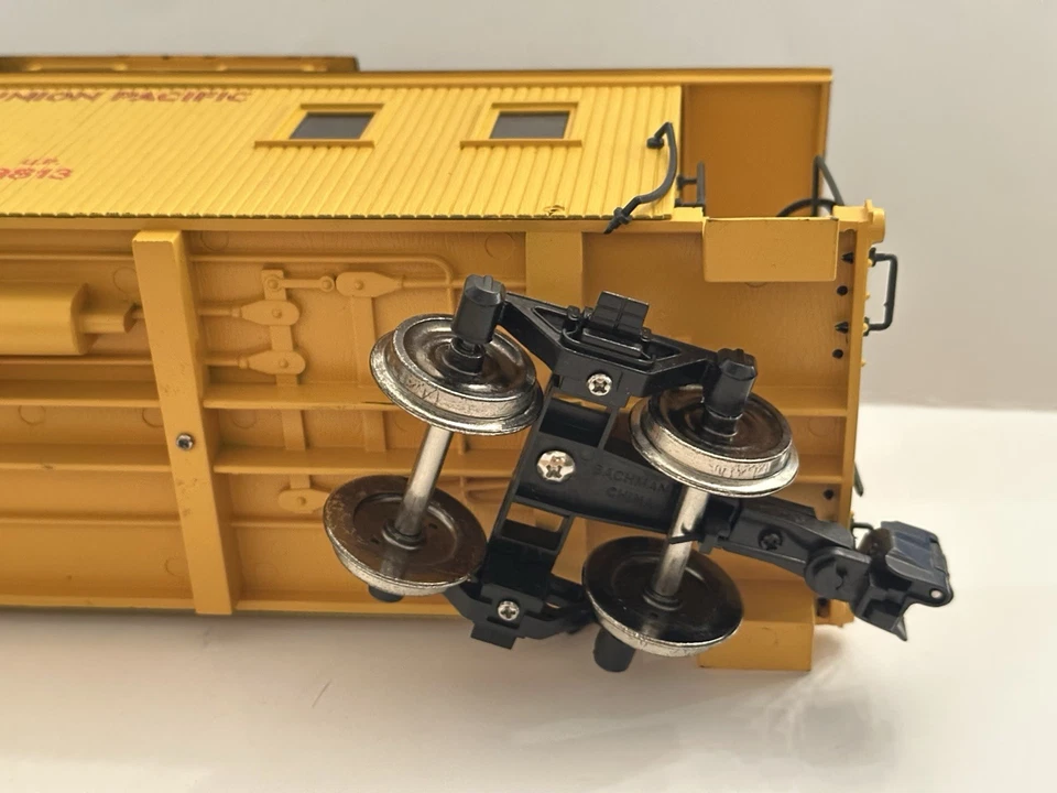 G Scale Bachmann 93851 8-Wheel Center Cupola Wood Caboose Union Pacific #3814 - Image 4 of 4