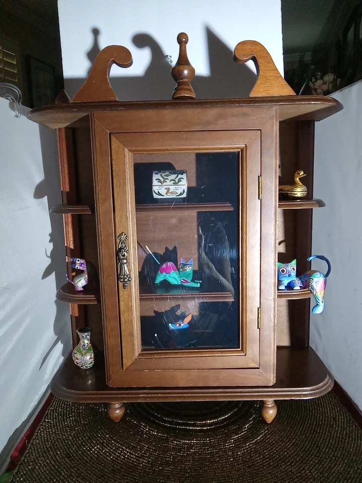 Vtg Wood  Small Curio Stand Alone Or Wall Mount 17x13.75x4.5 In - Image 2 of 4