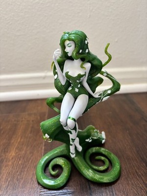 DC Artists Alley Poison Ivy Sho Murase Hot Topic Exclusive Figure-AP #39!