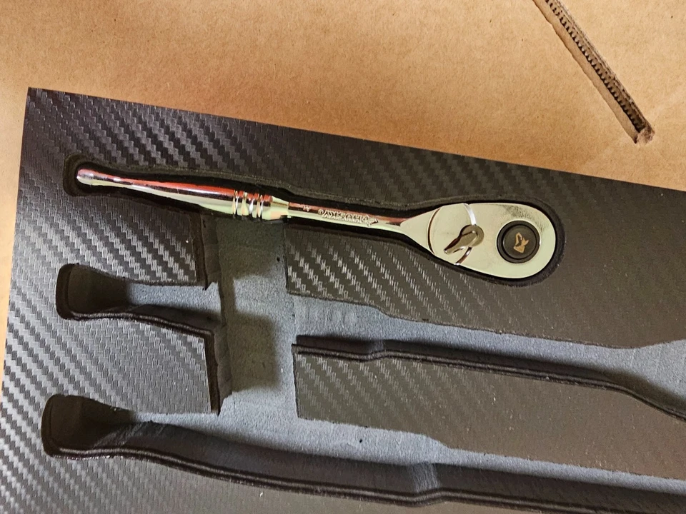 BRAND NEW HUSKY 1/4 Drive CHROME POLISH RATCHET Long Beam Extended 2.5 Arc Swing - Image 3 of 4