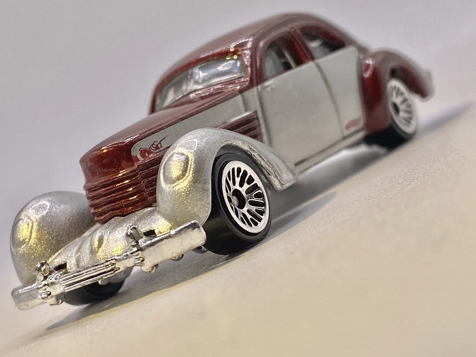 Hot Wheels🔥1936 шнур купе - металлическая чешуя бордовое серебро - Изображение 3 из 4