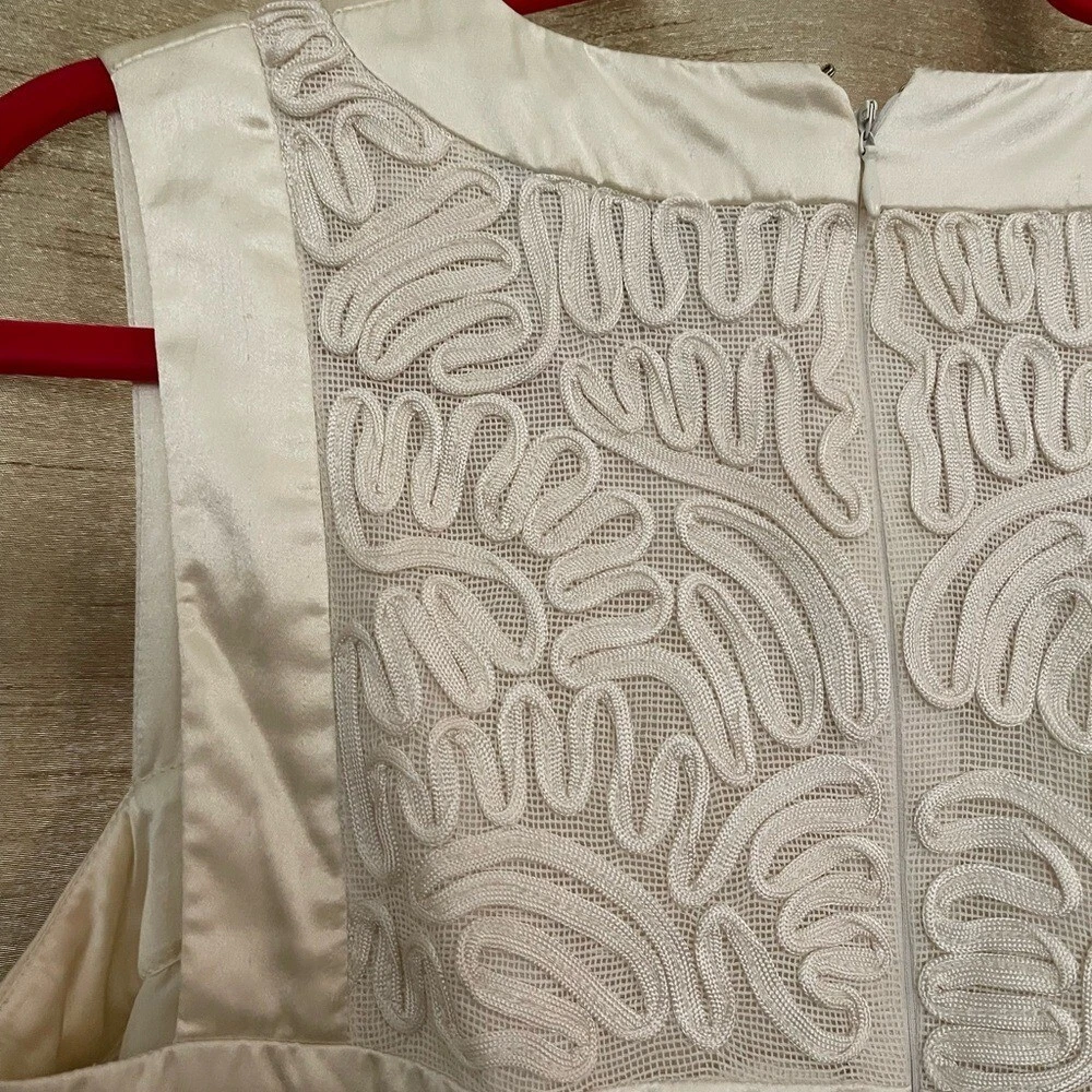 OFF WHITE Abito decorativo bianco sporco French Connection.