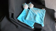 lot de 2 doudous   plat  sucre d orge   girafe  bleu gris  neufs