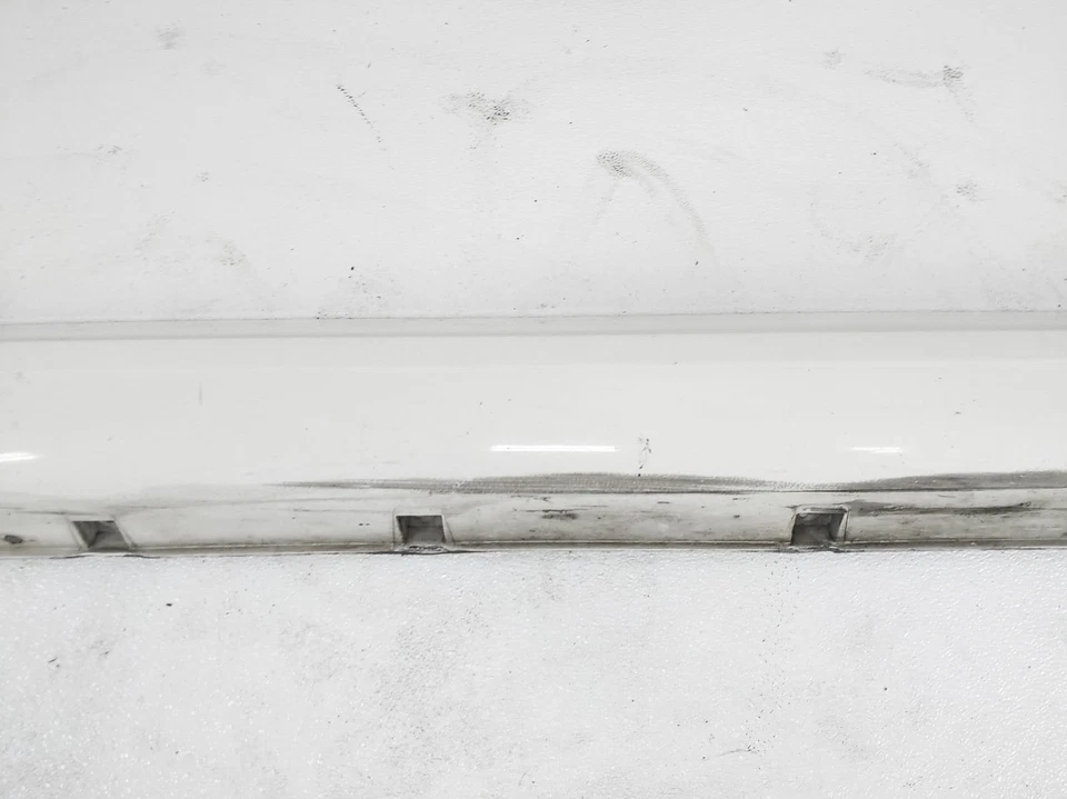 2015 Infiniti Q40 Sedan Passenger Side Skirt Rocker Molding Panel - White Pearl — 第 4/4 张图片