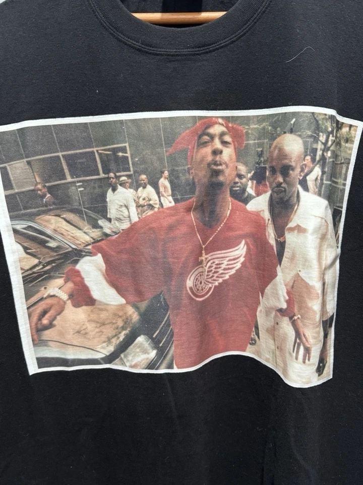 Camisa De Colección Y2K Tupac Shakur Deluxe Red Wings Rapero Death Row Records 3XL Foto 2 de 4