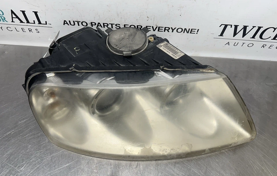 04-07 VOLKSWAGEN TOUAREG RIGHT PASSENGER SIDE HEADLIGHT XENON HID HEAD LIGHT OEM - Image 3 of 4