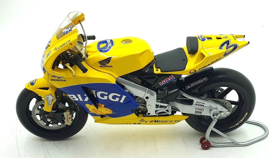 Minichamps 1/6 Scale 062 037103 - Honda RC211V Camel Pramac Pons M.Biaggi 2003 - Image 3 of 4