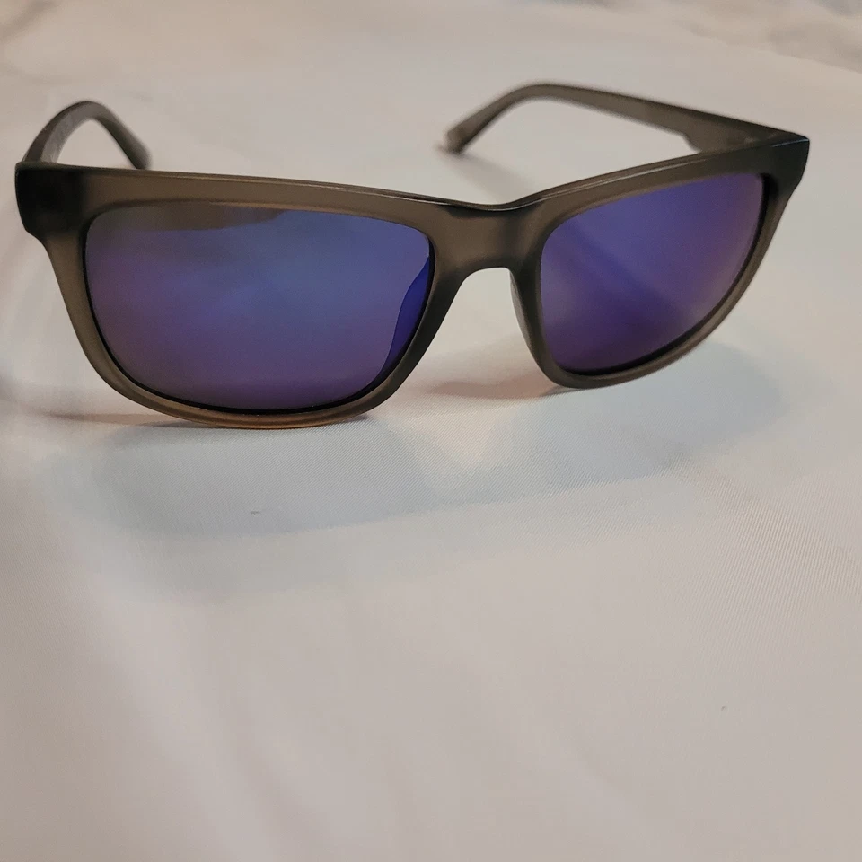 Прямоугольные солнцезащитные очки Timberland матовая серая оправа линзы с синей вспышкой TB7153 20X - Изображение 3 из 4