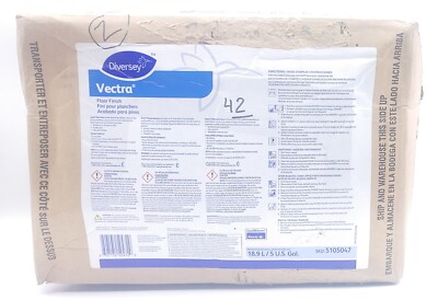 Diversey Vectra 5105047 Floor Finish Wax 5 Gallon, Damaged Box