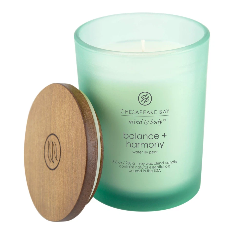 Vela perfumada Chesapeake Bay Candle, Balance + Harmony (Water Lily Pear), Foto 4 de 4