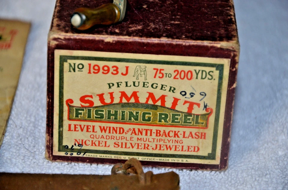 De colección Pflueger Summit 1993J 4ta Versión con Caja Granate, Bolso de Cuero y Manual Foto 2 de 4