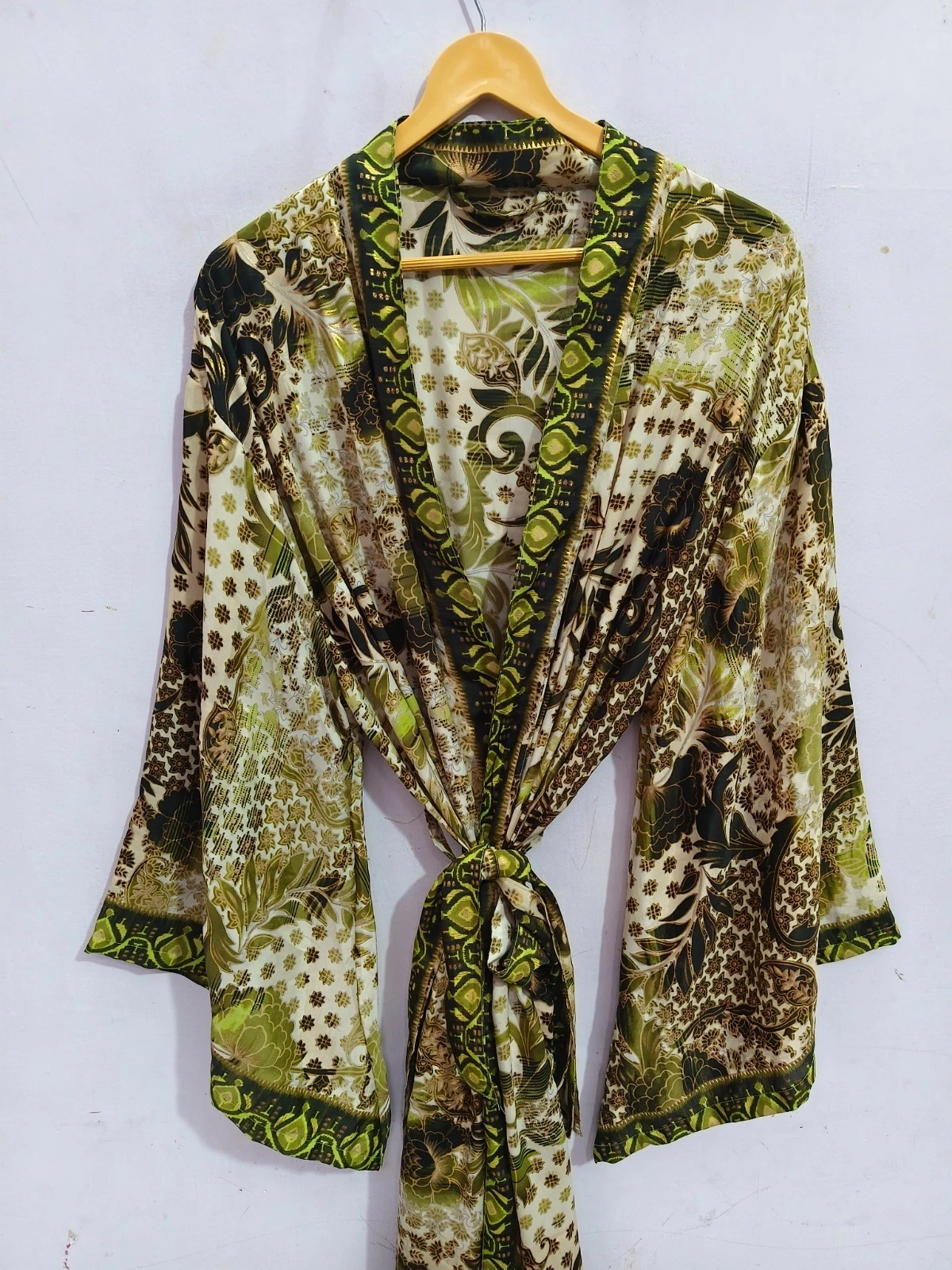 Summer Wear Robe Long Bell Sleeves Silk Robe Sari Fabric Kimono , L-696
Opens in a new window or tab