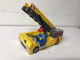 LEGO City Cargo Terminal 60022 99.9% COMPLETE all Minifigs & Instructions