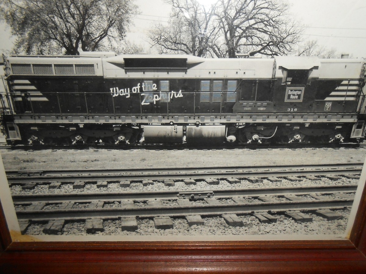 ■ バーリントン Another 6 locomotive train! 6th was a Fakebonnet! Sorry is