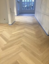 Jodełka solidna podłoga z francuskiego dębu Swobodne dopasowanie 18mm i 15mm 4mm Warstwa zużywająca