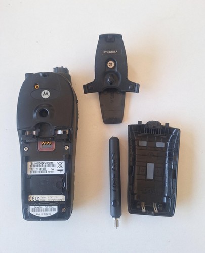 2x Motorola MTH800 UHF 380-430 MHz. TETRA avec câble de programmation CPS - Photo 10/12