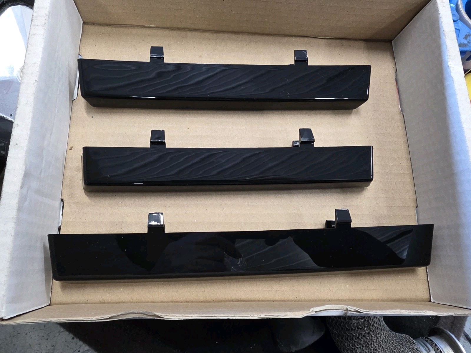 McLaren 540 570S Rear Bumper Center Grille Set Trim 11A4854CP 2017  2021 GENUINE