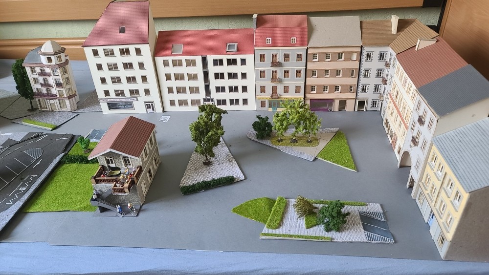 Maisons miniature pour ferroviaire de collection en bois découpé laser