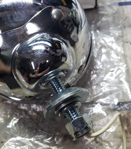 Two HARLEY DAVIDSON HEADLIGHT CASE HOUSING BUCKET PURSUIT LAMP SHELLS NIB - Picture 4 of 13