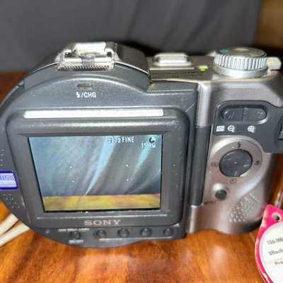 Sony CD Mavica MVC-CD400 4.0 MP Digital Camera w/charger/battery