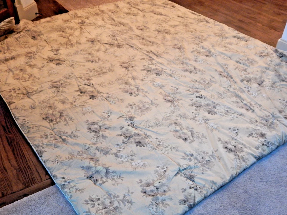 King Tan Floral Reversible Stripes CHAPS Comforter! - Image 2 of 4