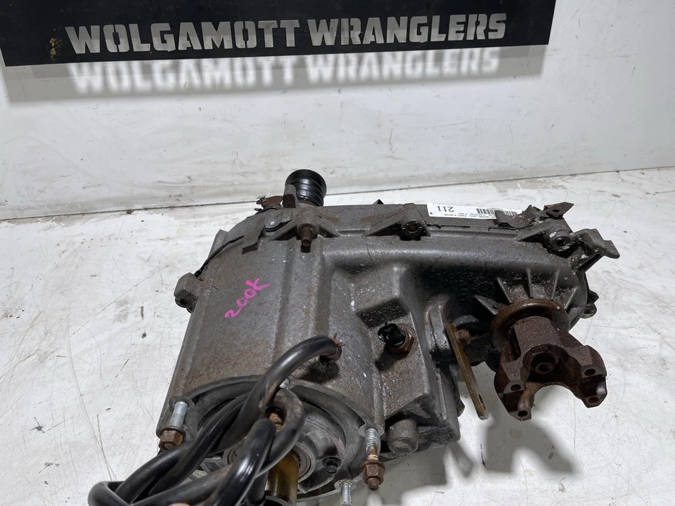 Jeep TJ Wrangler 97-02 200K caja de transferencia 2,5 y 4,0 automática 52099211AB LARGA Foto 3 de 4