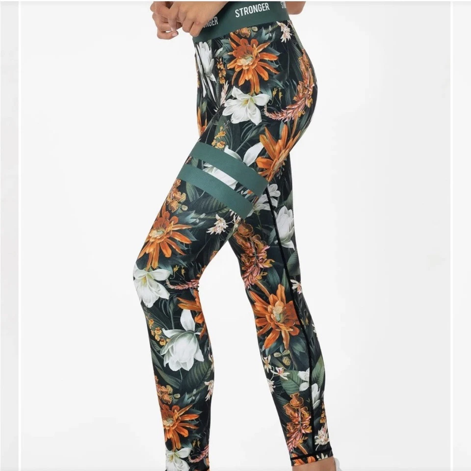 Leggings florales Stronger the Label Vietnam medias verdes tropicales precio de venta sugerido por el fabricante $129 usados en excelente estado S Foto 3 de 4