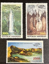 Lot de 3 timbres Indonésie 1993