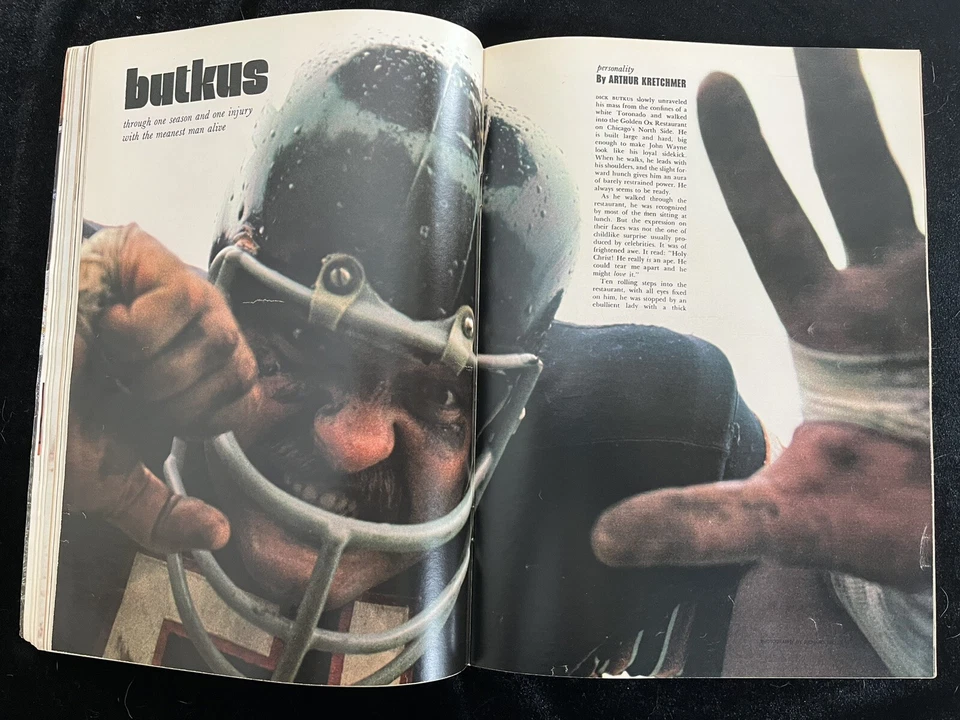 Playboy Oct. 1971 1st Solo Black Model on Cover! Vargas girl! Centerfold Intact! Foto 3 de 4