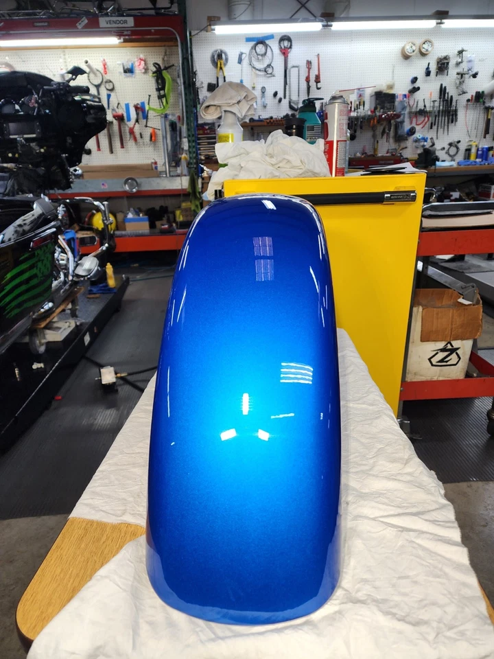 Harley-Davidson Street Glide 2018 guardabarros delantero eléctrico azul Foto 4 de 4