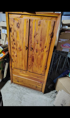 Cedar Freestanding Wardrobe 2-Door Hinged/Mirror /1 Drawer/tie rack Varnish 62''H