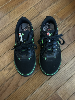 Airwalk, Lace-Up Sneakers, Alien Design Boys Size