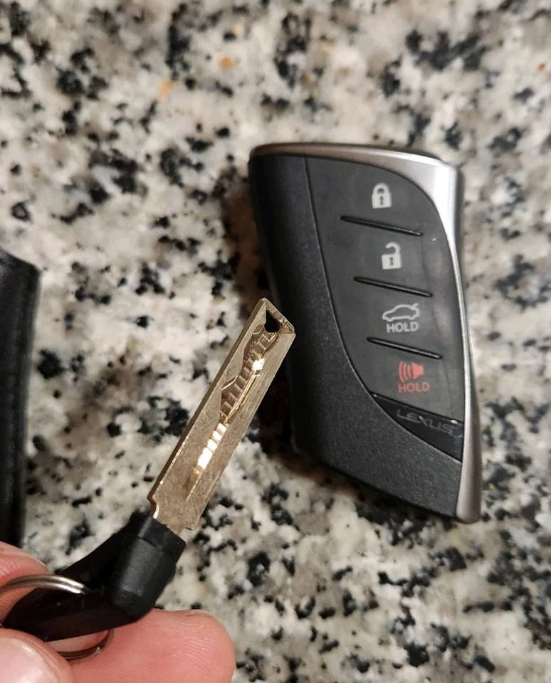 Lexus HYQ14FBZ OEM 4 botones con llavero de liberación del maletero Foto 4 de 4
