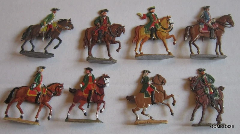 Plat d'Etain - Empire - Figure 39x cavaliers porte drapeaux