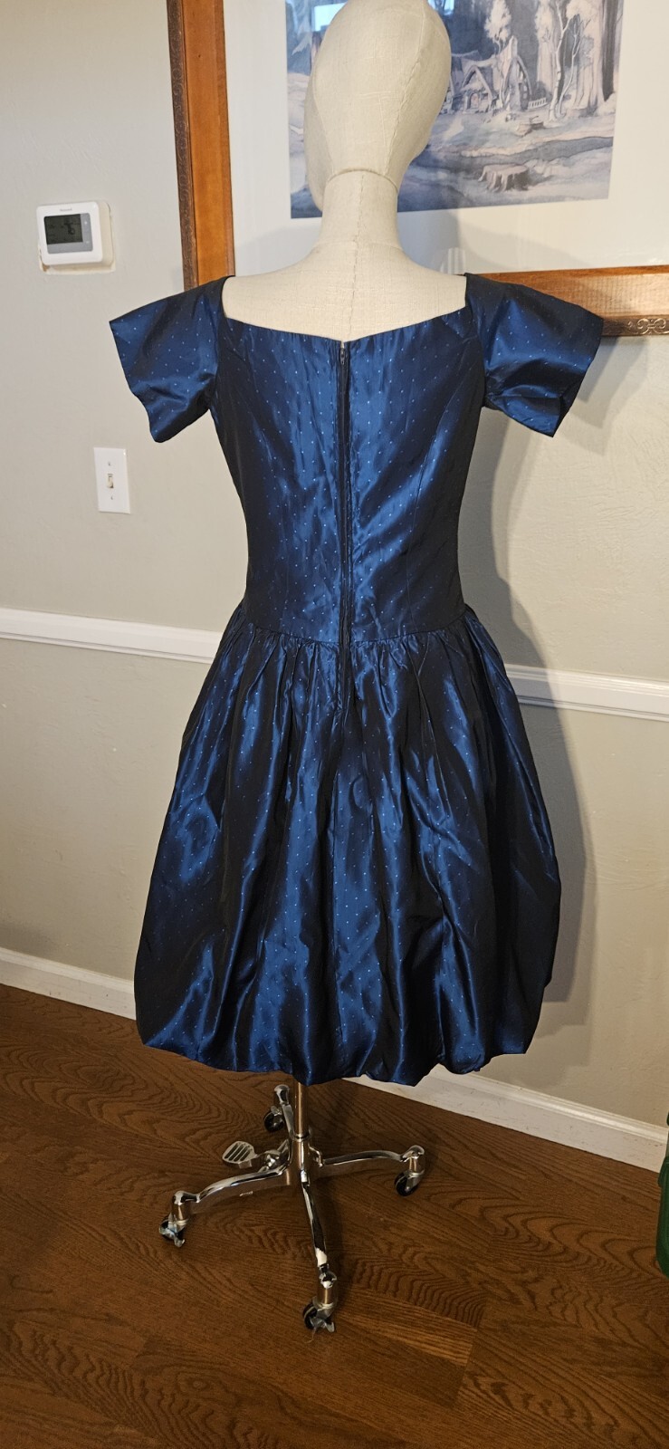 Picture 2 of 6