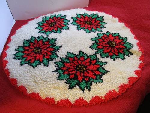 Finished Bucilla Latch Hook Hooked Tree Skirt Rug Poinsettia Christmas 39"W 1970 - Picture 6 of 12
