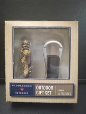 SADDLEBRED OUTDOORS GIFT SET COMPASS Carabiner, Multi tool Knife 16 Feature