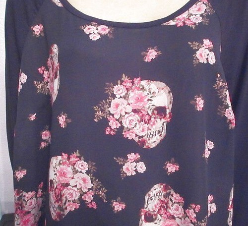 Torrid Witchy Skulls Tunic Top Size 1X Sheer 3/4 Sleeves Whimsigoth Grunge Moody - Picture 3 of 11