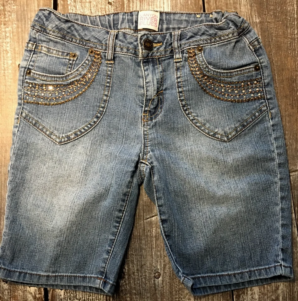 PANTALONES CORTOS VAQUEROS CON CUENTAS LAVADOS DENIM PARA NIÑAS TALLA 14 DE CANYON RIVER AZULES Foto 2 de 4