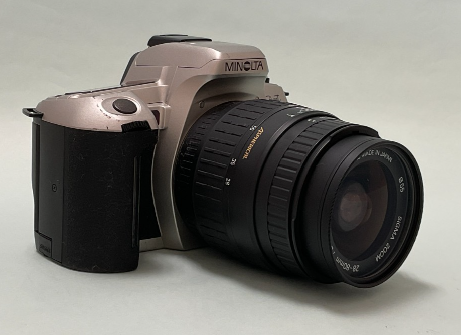 Minolta α Sweet SLR w/ Sigma DL Macro Super 70-300mm Lens