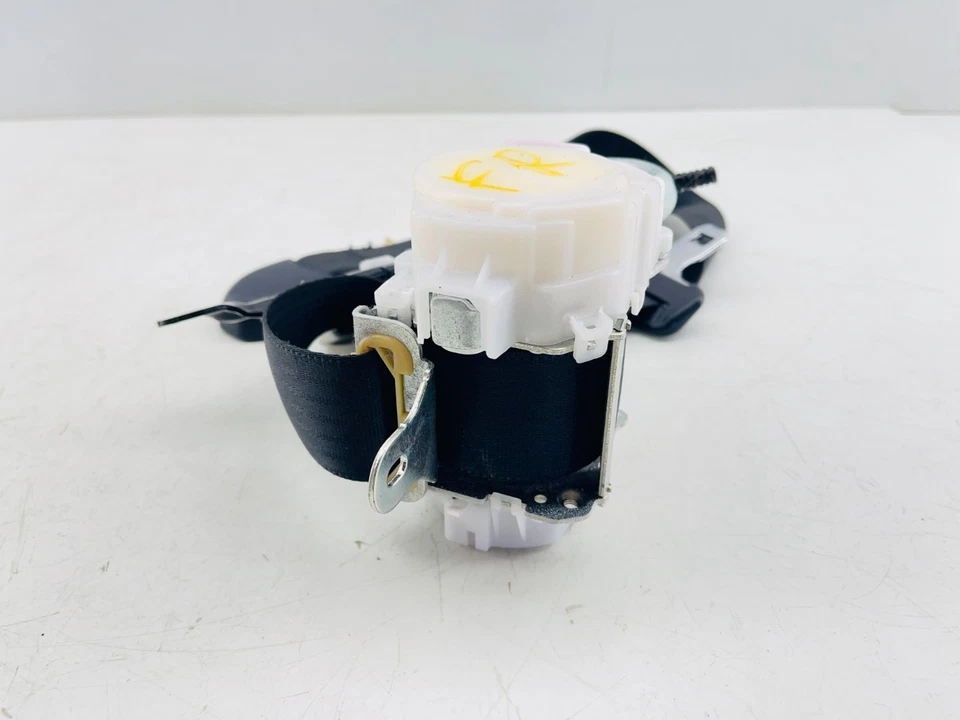 Lexus CT200h 2011-2014 retractor de cinturón de seguridad delantero derecho del lado del pasajero OEM Foto 3 de 4