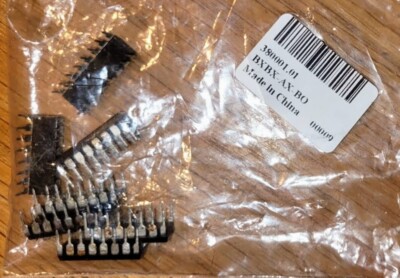 7 Stück 16K Commodore  PET/CBM 8032 DRAM Chips M5K4116P-3