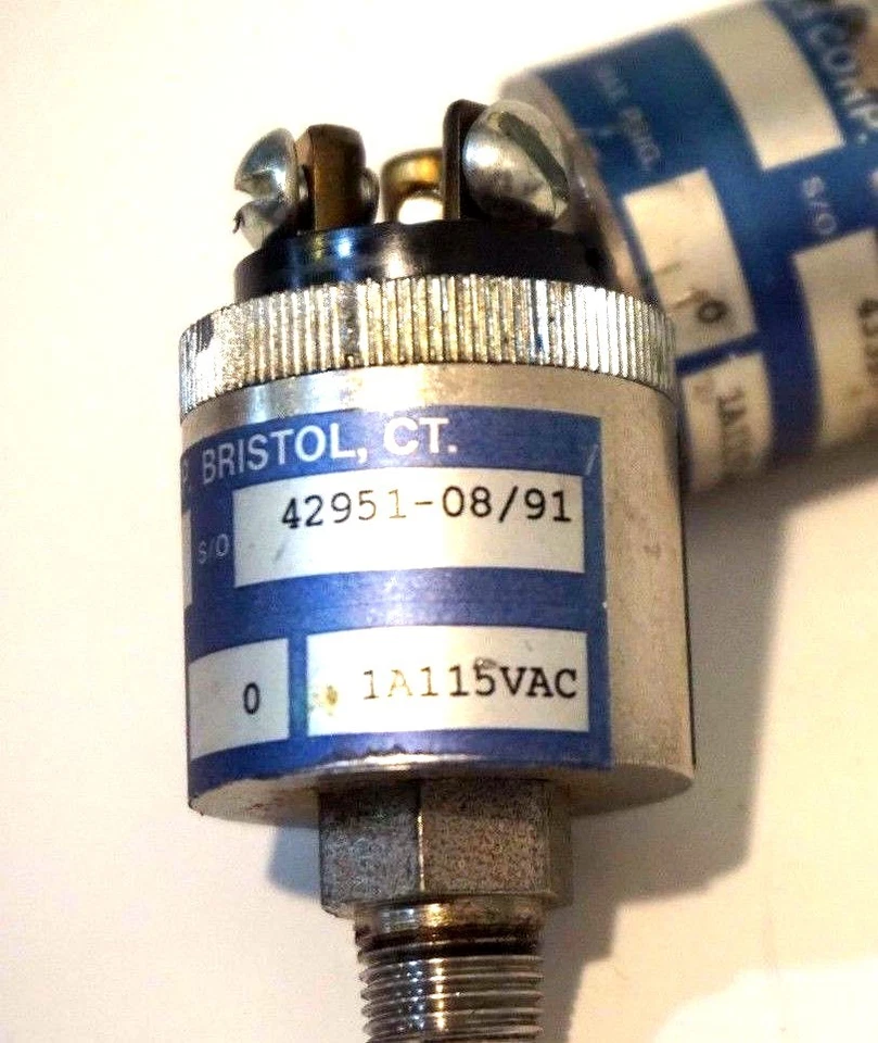 USED 2 WHITMAN CONTROLS P117V-3N-K12TS PRESSURE SWITCH P117V3NK12TS - Image 3 of 3