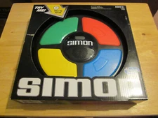 2015 Simon Says Game Milton Bradley NEW