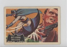 1966 A&BC Batman Black Bat Fan Club Back Batman Bat-A-Rang Bulls-Eye #32 04le